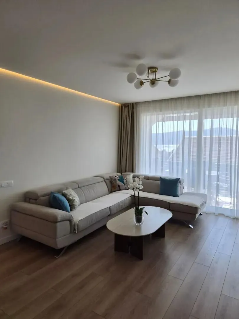 Rent, two bedroom apartment, 85m², Kalimanj, Tivat