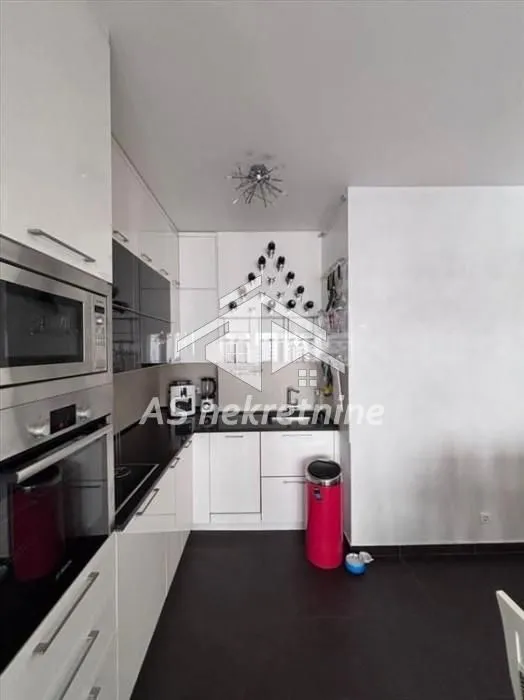 Rent, four bedroom apartment, 105m², Savski Venac, Beograd