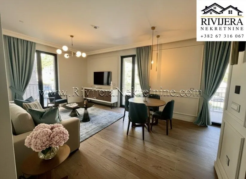 Prodaja, dvosoban stan, 88m², Risan, Kotor