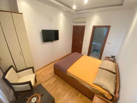 Rent, one bedroom apartment, 70m², Bečići, Budva - image 14