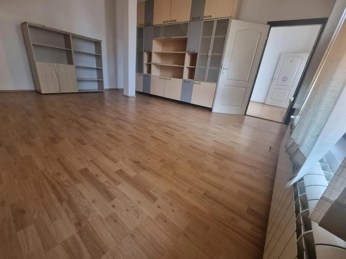Rent, office space, 160m², Južni Bulevar, Vračar Sve Podlokacije
