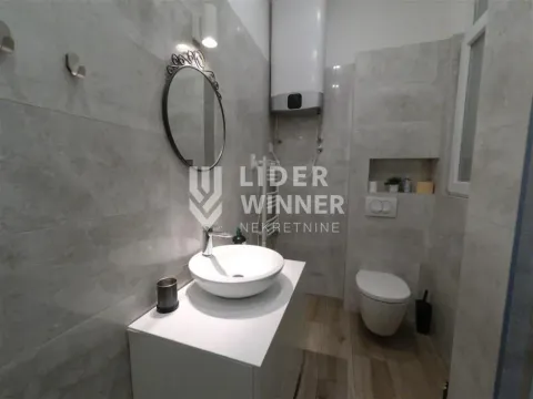 Izdavanje, trosoban stan, 62m², Stari Grad, Beograd - image 12