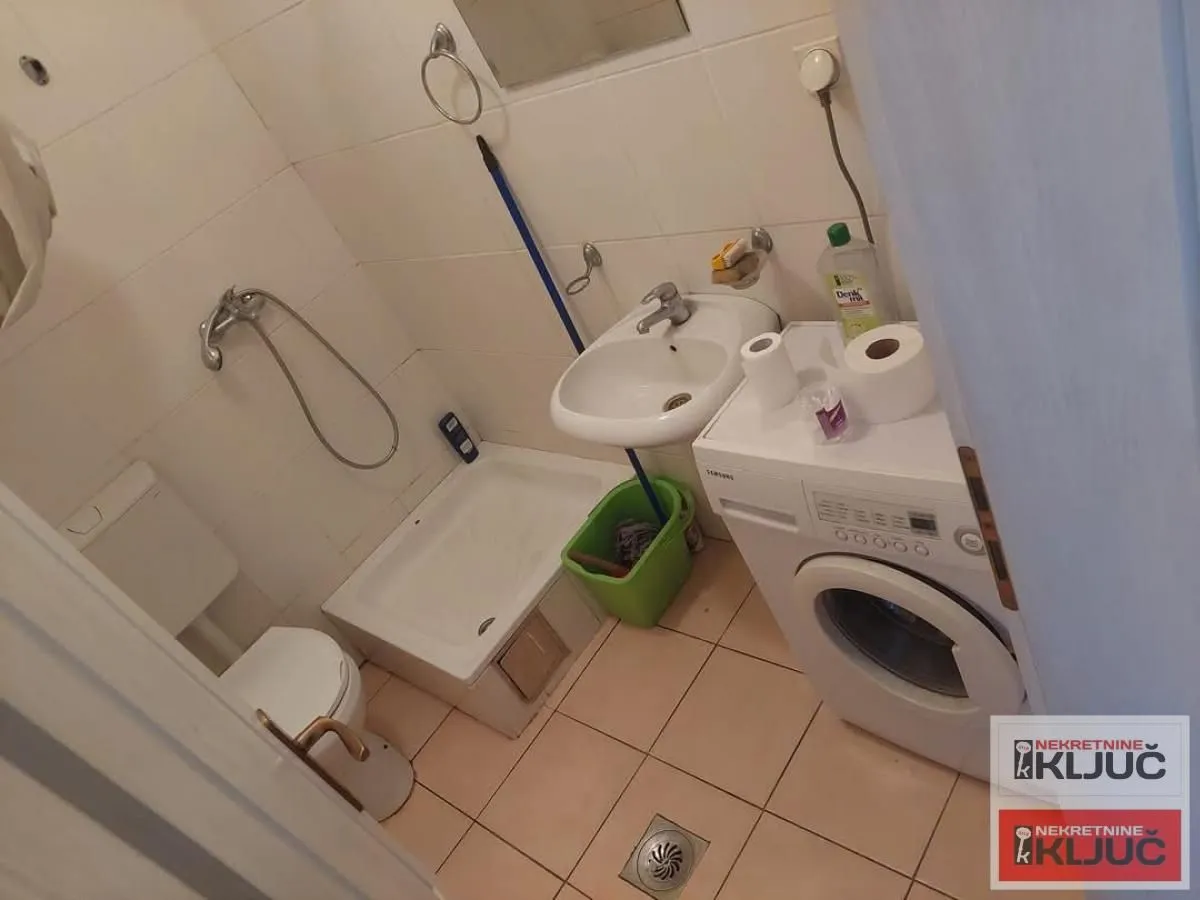 Izdavanje, garsonjera, 30m², Sajmište, Novi Sad