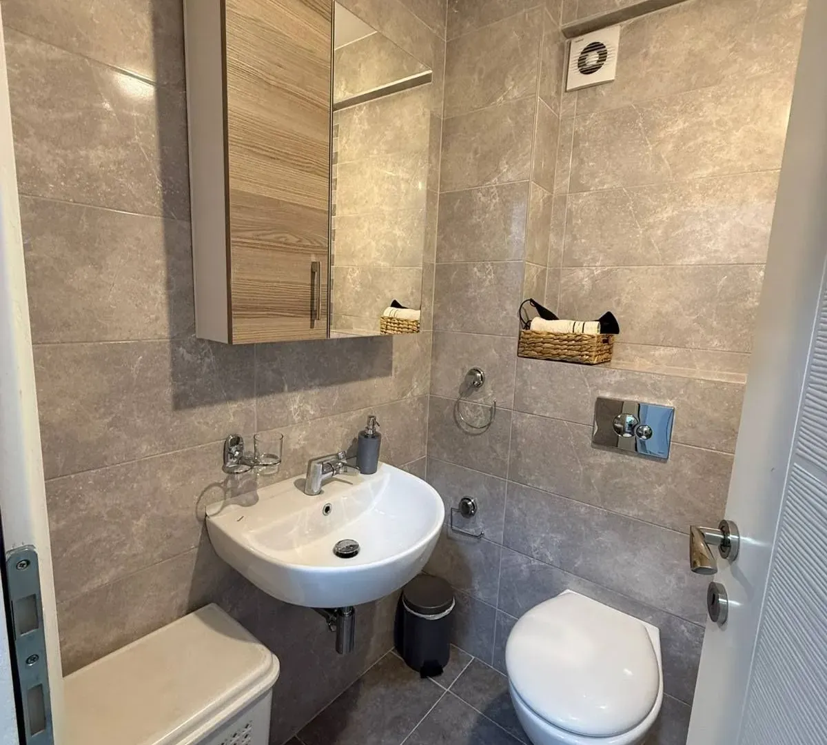 Izdavanje, jednosoban stan, 42m², Tuški Put, Podgorica