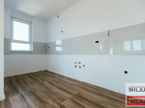 Prodaja, četvorosoban stan, 116m², Petrovaradin, Novi Sad - image 24