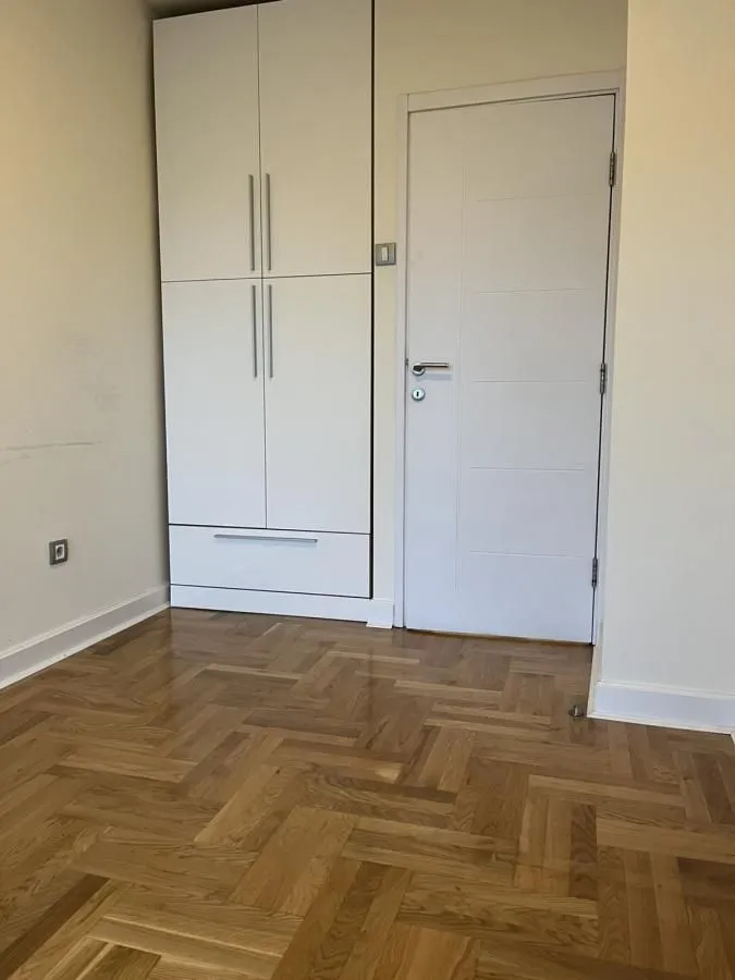 Izdavanje, stan, 180m², Stari Grad, Beograd