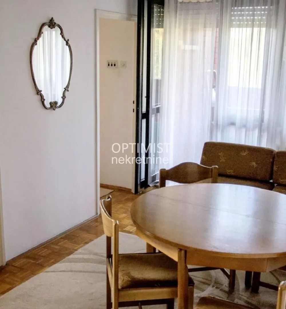 Prodaja, dvosoban stan, 57m², Petlovo Brdo, Beograd