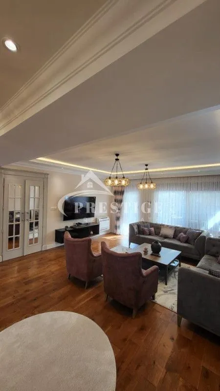 Rent, house, 280m², Stara Varoš, Podgorica