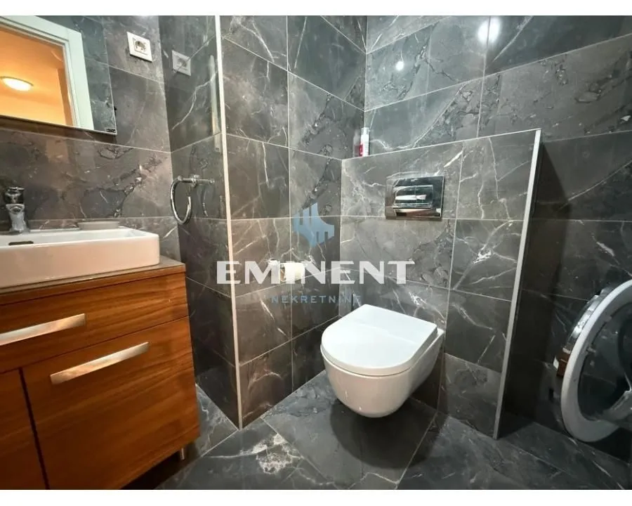 Izdavanje, dvosoban stan, 47m², Novi Beograd Blok 65, Novi Beograd Sve Podlokacije