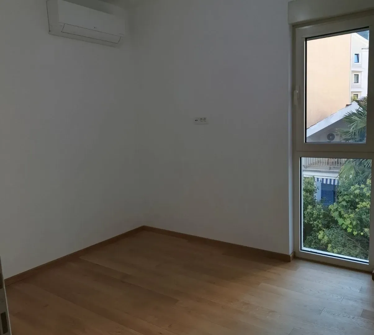 Prodaja, dvosoban stan, 65m², Centar, Budva