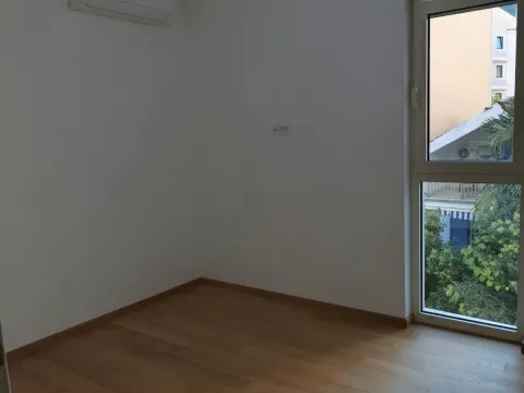 Prodaja, dvosoban stan, 65m², Centar, Budva - image 7