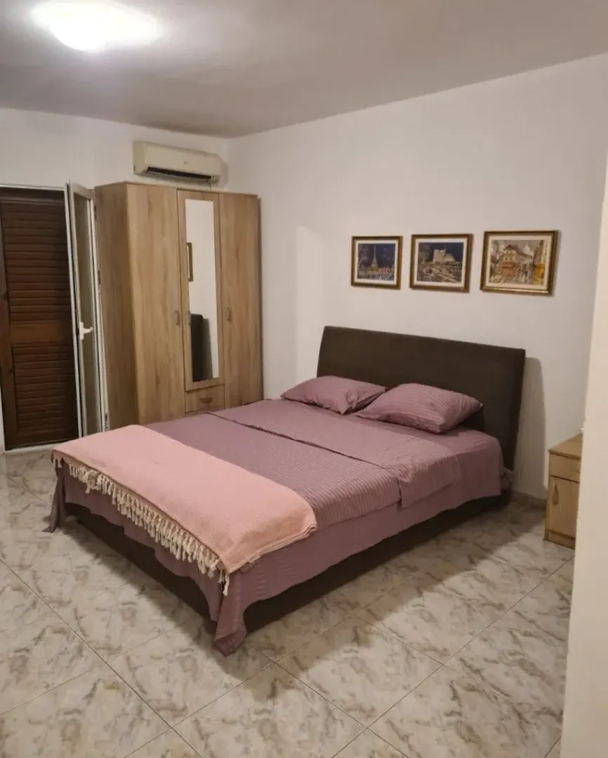 Rent, studio apartment, 31m², Budva, Crna Gora