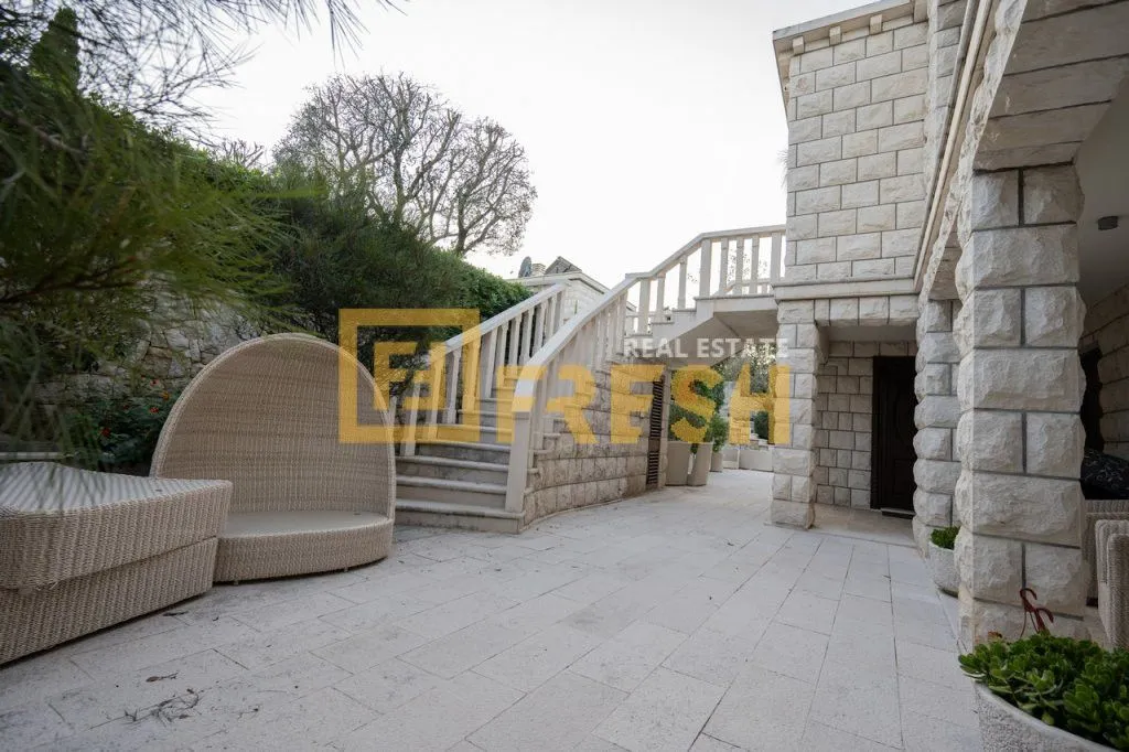 Prodaja, kuća, 300m², Tivat, Crna Gora