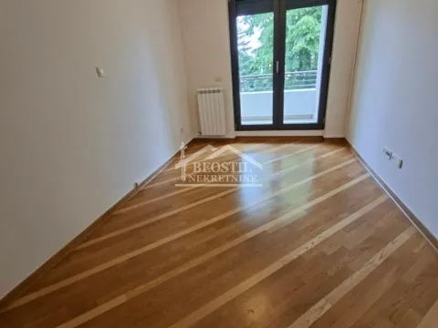 Rent, four bedroom apartment, 125m², Savski Venac, Beograd - image 15