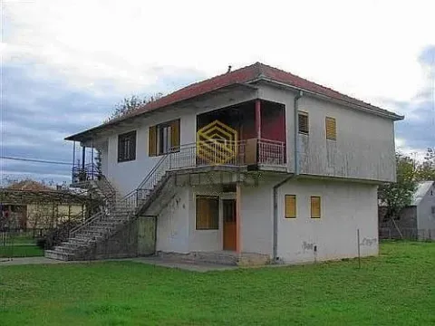 Prodaja, jednosoban stan, 52m², Centar, Danilovgrad - image 1