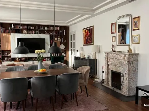 Sale, four bedroom apartment, 135m², Zemun Centar, Zemun Sve Podlokacije