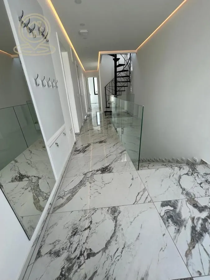 Izdavanje, kuća, 180m², Sremska Kamenica, Petrovaradin
