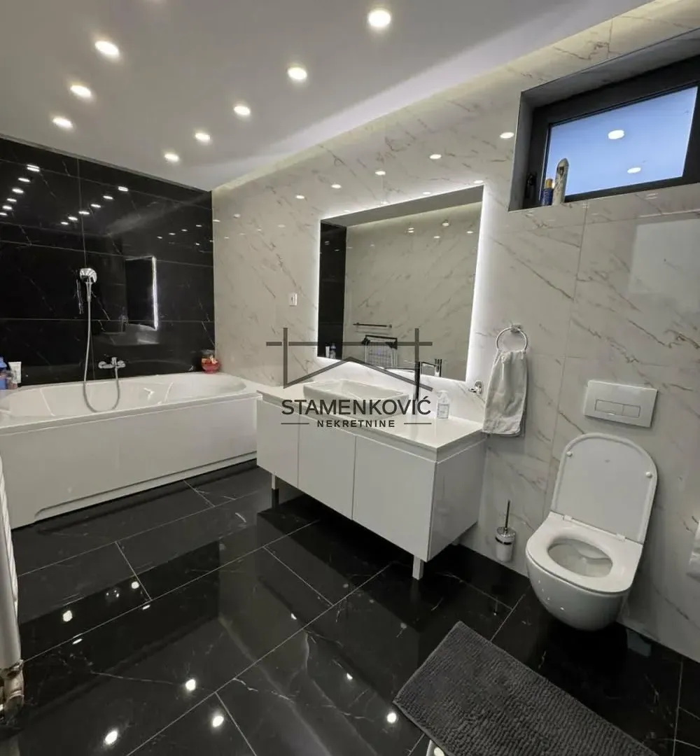 Prodaja, kuća, 230m², Tatarsko brdo, Petrovaradin