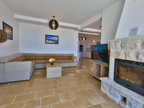 Rent, house, 150m², Reževići, Budva - image 15