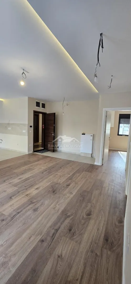 Prodaja, trosoban stan, 67m², Cvetkova Pijaca, Zvezdara Sve Podlokacije