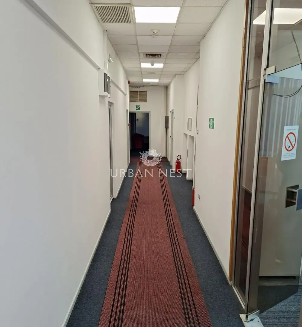 Izdavanje, poslovni prostor, 35m², Južni Bulevar, Vračar Sve Podlokacije