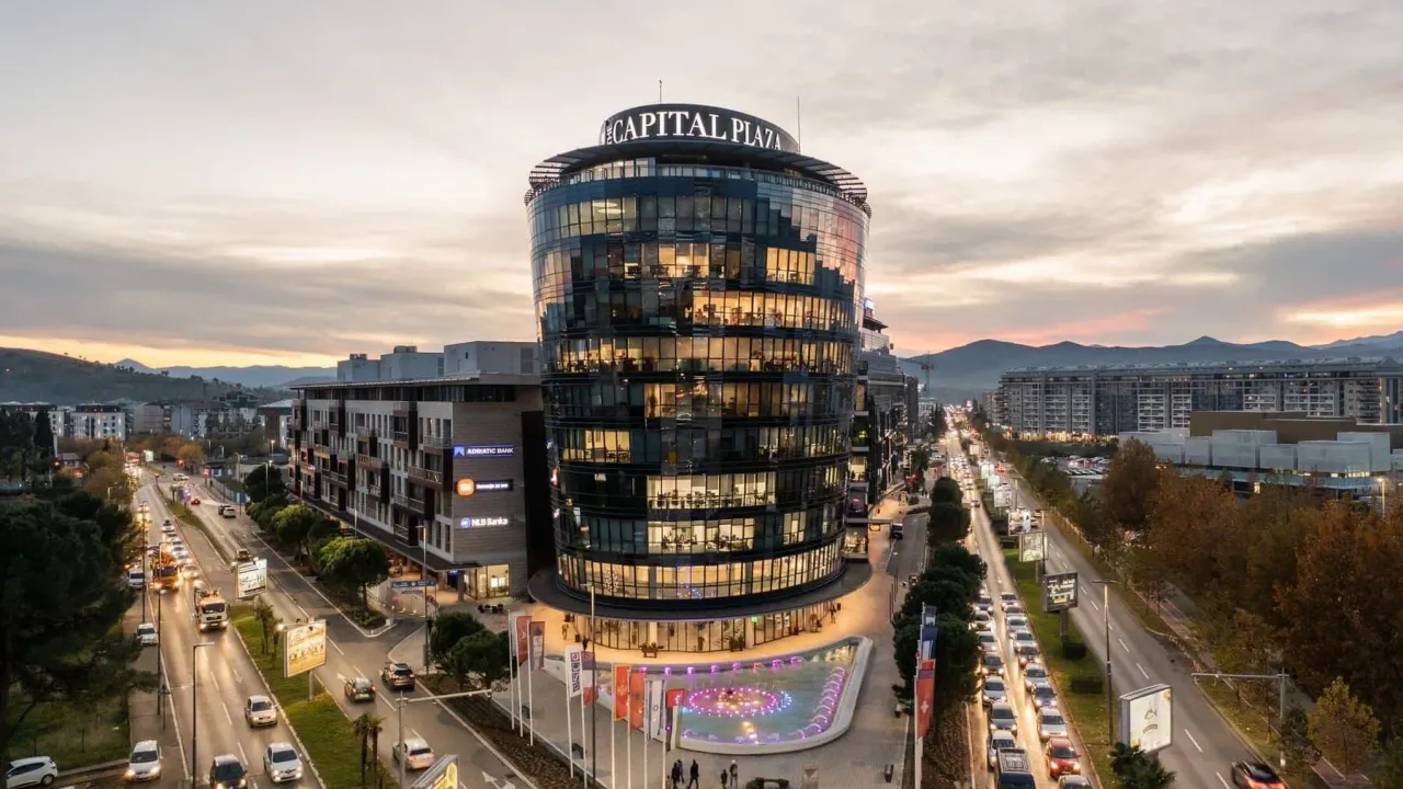 Prodaja, dvosoban stan, 106m², Kod Capital Plaze, Podgorica