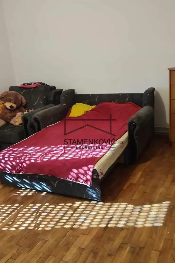 Prodaja, kuća, 330m², Veternik, Novi Sad Sve Podlokacije