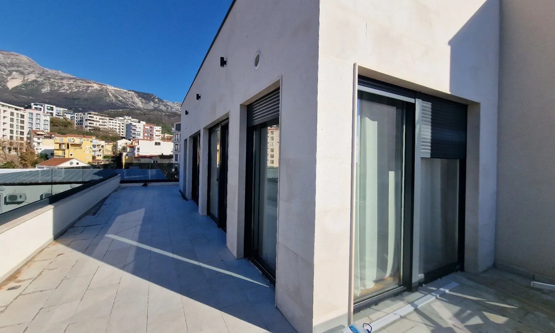 Sale, two bedroom apartment, 135m², Bečići, Budva