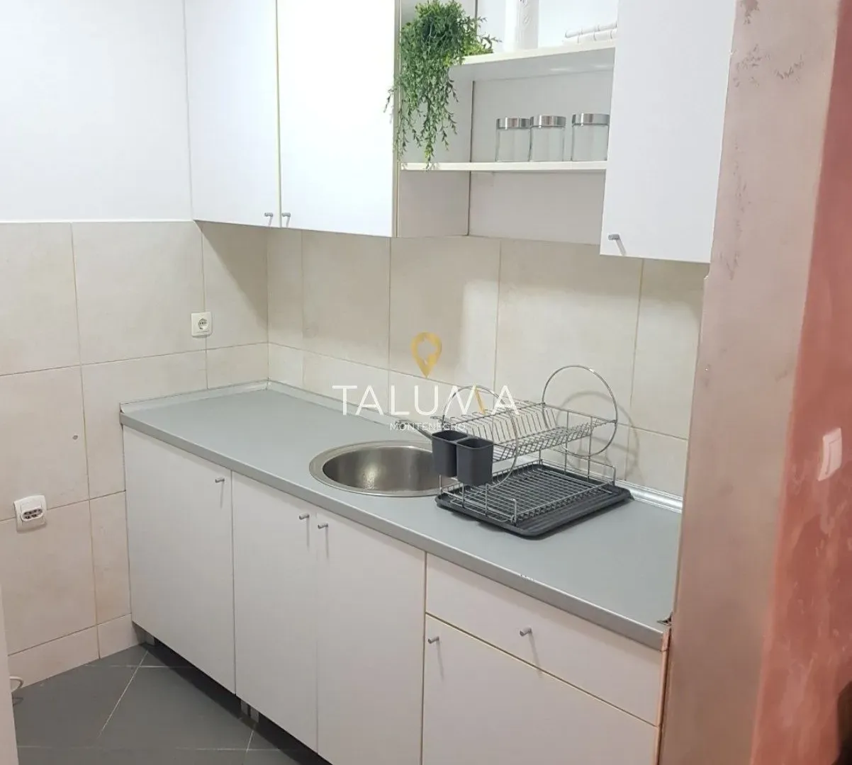 Rent, studio apartment, 36m², Momišići, Podgorica