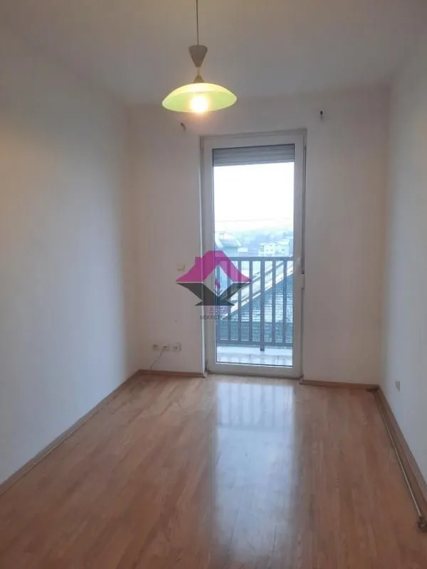Sale, four bedroom apartment, 120m², Mladenovac, Beograd