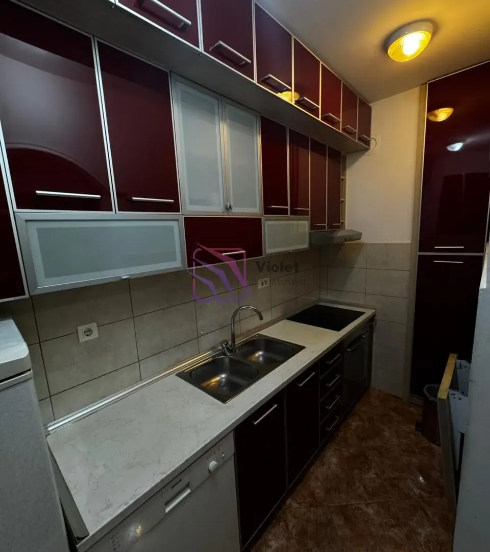 Izdavanje, dvosoban stan, 60m², Blok 9, Podgorica