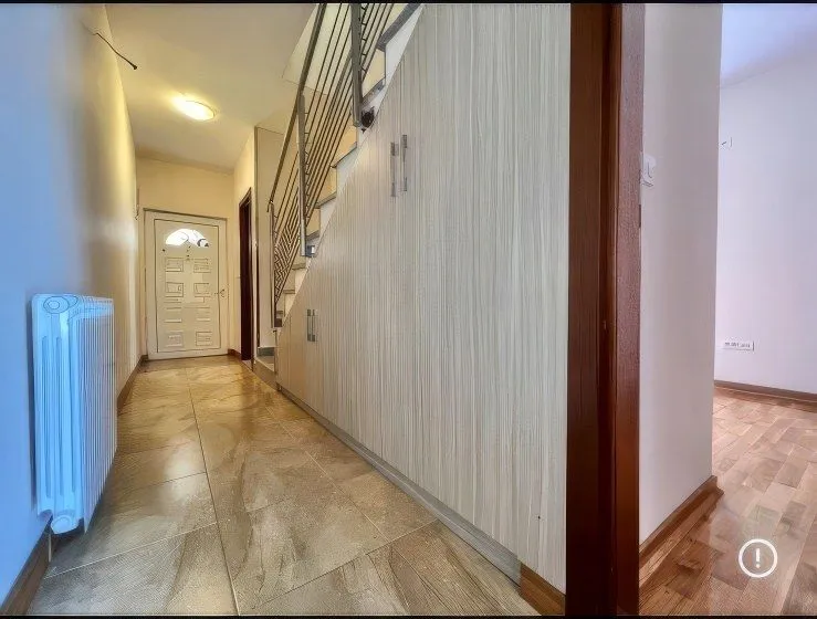 Izdavanje, trosoban stan, 130m², Igalo, Herceg Novi