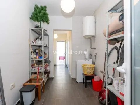 Izdavanje, kuća, 200m², Gorica, Danilovgrad - image 27