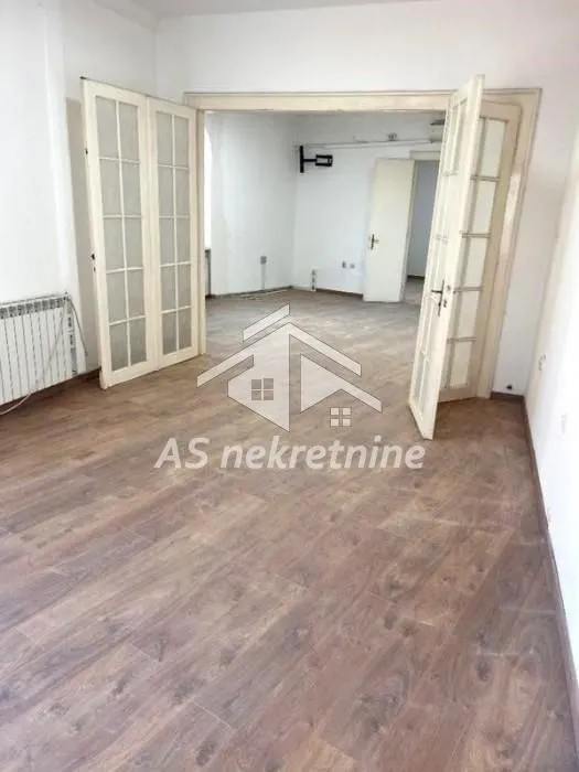 Rent, four bedroom apartment, 107m², Stari Grad, Beograd