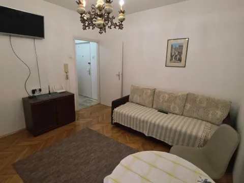 Izdavanje, stan, 20m², Savski Venac, Beograd - image 9