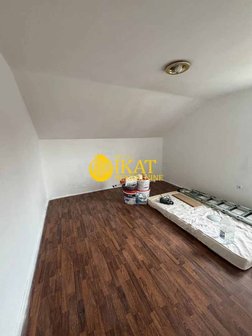 Prodaja, kuća, 240m², Surduk, Stara Pazova