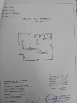 Skica etaže prizemlja sa dimenzijama prostorija i kvadraturom. - image 10