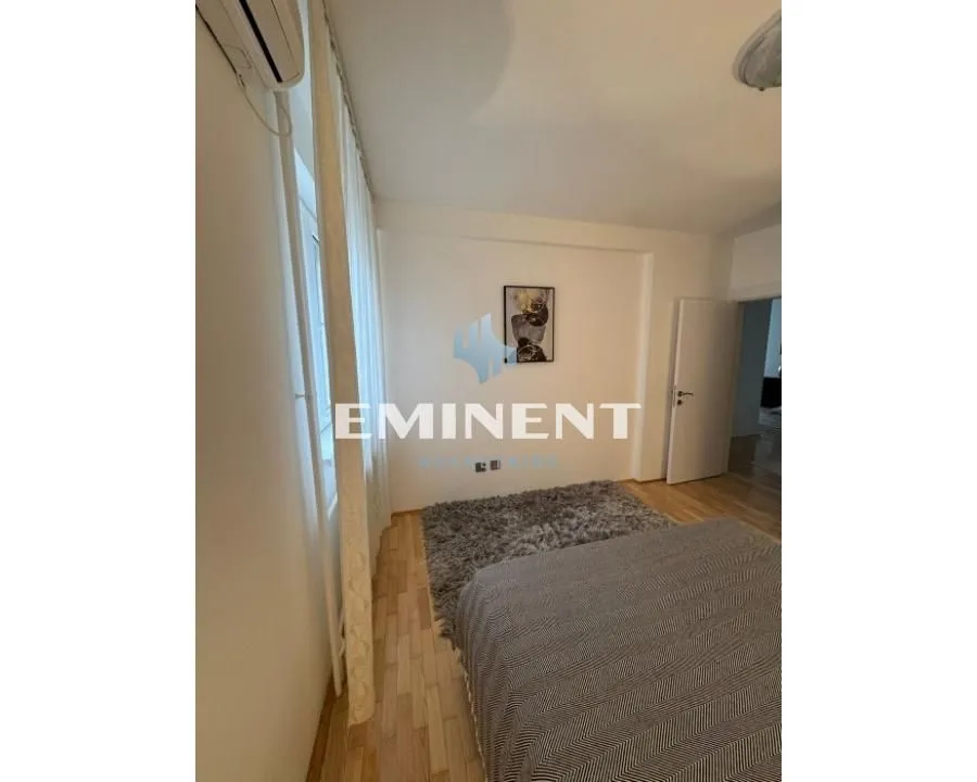Rent, four bedroom apartment, 120m², Savski Venac, Beograd