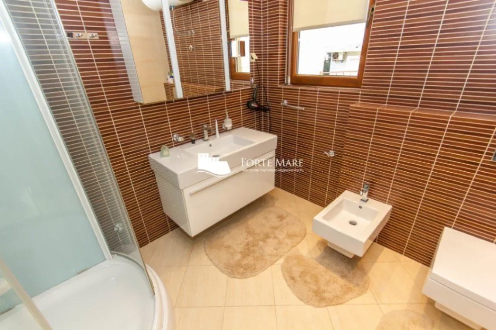 Prodaja, kuća, 330m², Đenovići, Herceg Novi