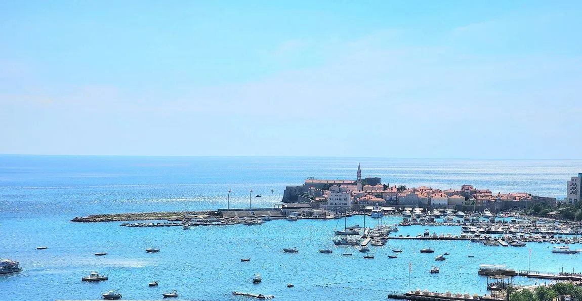 Prodaja, dvosoban stan, 104m², Centar, Budva