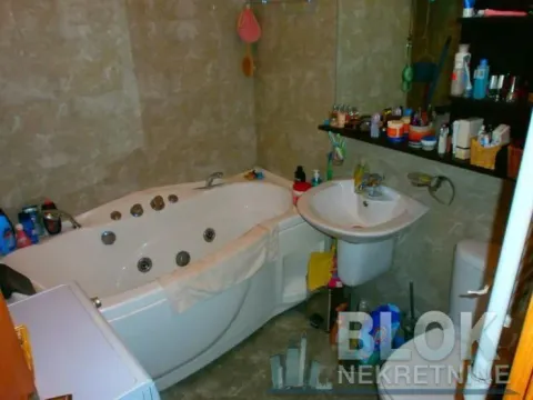 Sale, three bedroom apartment, 97m², Podgorica, Crna Gora - image 8