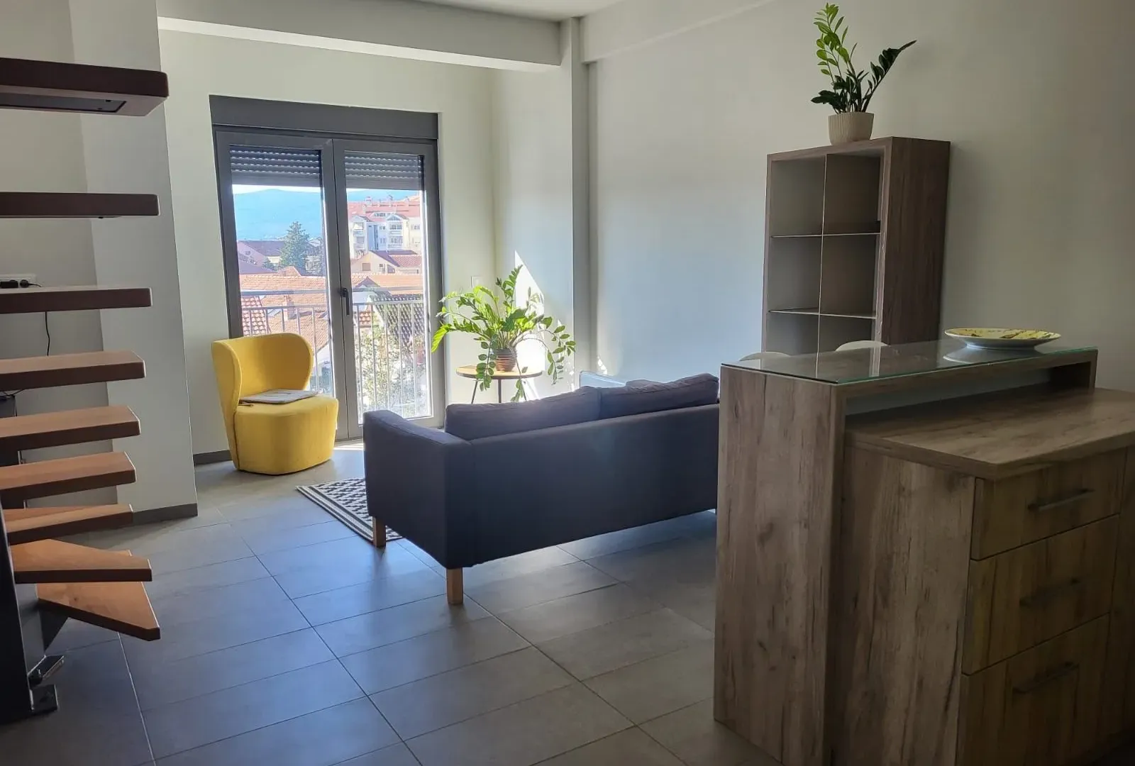 Izdavanje, jednosoban stan, 60m², Centar, Tivat
