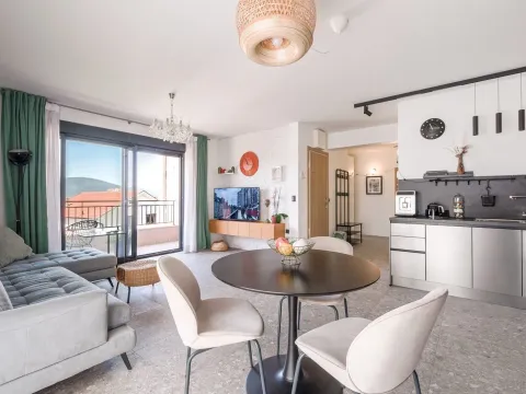Prodaja, trosoban stan, 77m², Kalimanj, Tivat - image 1