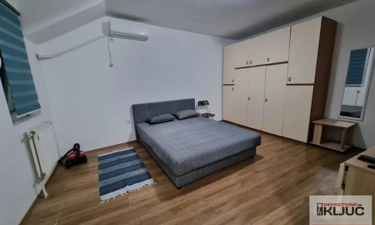 Izdavanje, garsonjera, 32m², Centar, Novi Sad