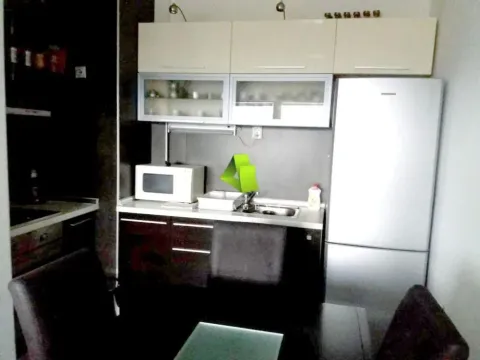 Izdavanje, trosoban stan, 56m², Palilula, Niš - image 5