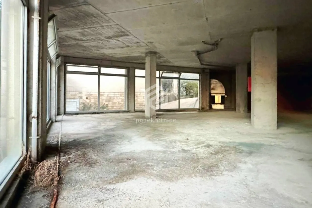 Rent, office space, 406m², Petrovac, Budva