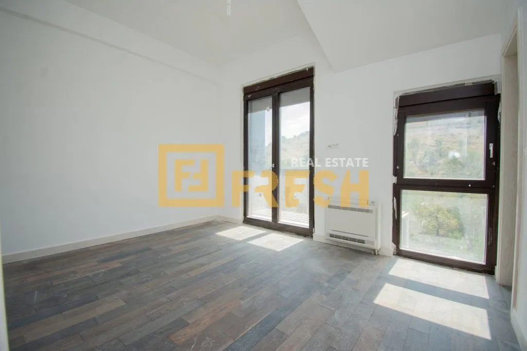 Prodaja, četvorosoban stan, 151m², Gornja Gorica, Podgorica