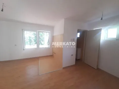 Prodaja, kuća, 92m², Perlez, Zrenjanin - image 10