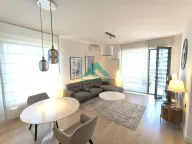 Izdavanje, trosoban stan, 75m², Savski Venac, Beograd - image 2