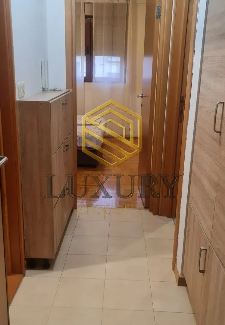 Prodaja, jednosoban stan, 41m², Stari Aerodrom, Podgorica